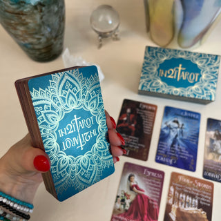 iN2IT Tarot Deck Keywords Edition. Tarot Deck w/78 Tarot Cards + 5 Bonus Oracle Cards.