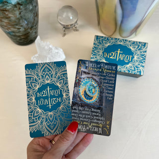 iN2IT Tarot Deck Keywords Edition. Tarot Deck w/78 Tarot Cards + 5 Bonus Oracle Cards.